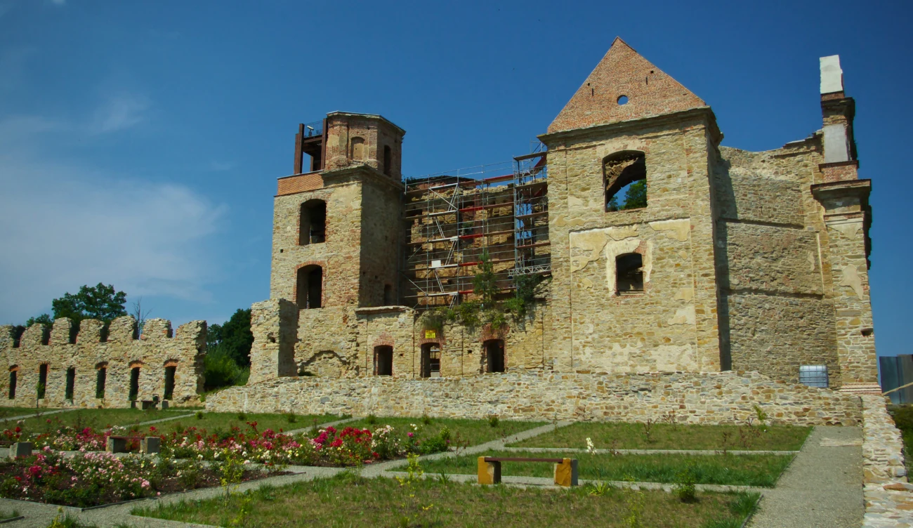 Klasztor w Zagórzu skrywa tajemnicze legendy 