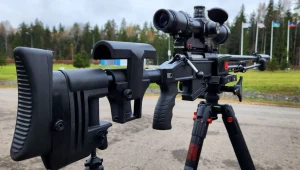 Kałaniszkow wysyła na front nowe karabiny snajperskie
