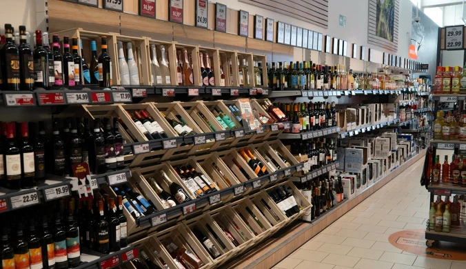 Tzw. mapa drogowa podatku akcyzowego przewiduje znaczące wzrosty stawek podatku, które mogą doprowadzić do podwyżek cen alkoholu. Zdj. ilustracyjne