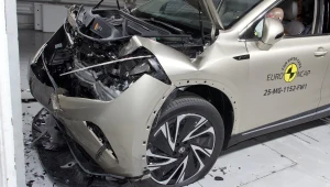 Nowe MG wjechało w ścianę. Nie tak miała wyglądać premiera