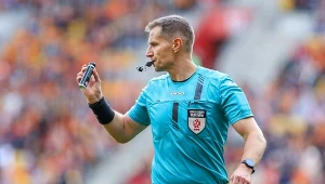 Kuriozum na meczu Ekstraklasy. Niebywałe, co zrobił sędzia. Od razu widać
