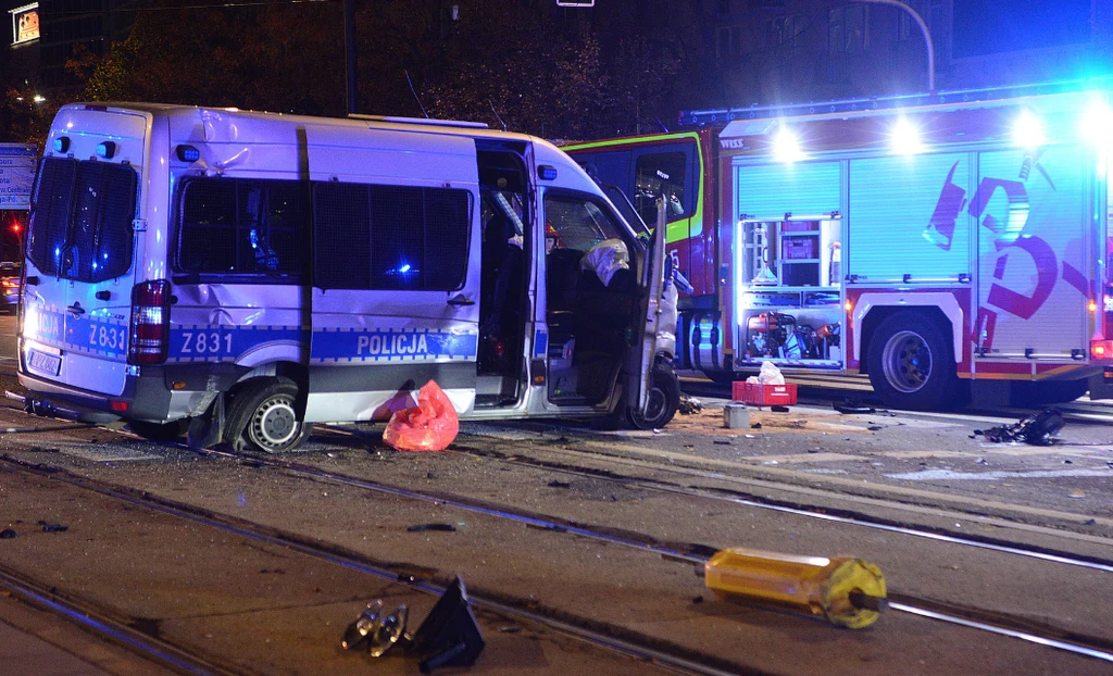 Wypadek z udziałem policyjnego radiowozu w centrum Warszawy. Zdj. za zgodą autorów Wypadek z udziałem policyjnego radiowozu w centrum Warszawy. Zdj. za zgodą autorów