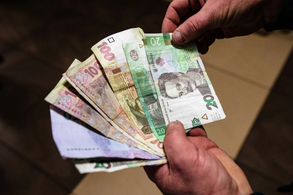 Bloomberg: MFW naciska na bank centralny Ukrainy by zdewaluował hrywnę