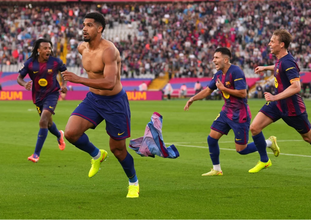 Ronald Araujo po strzeleniu zwycięskiego gola przeciwko Gironie, 18.10.2025 r. Ronald Araujo po strzeleniu zwycięskiego gola przeciwko Gironie, 18.10.2025 r.