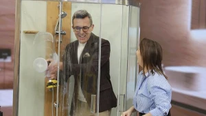 Maciek Kurzajewski pod prysznicem, czyli jak zachęcić partnera do sprzątania w łazience 