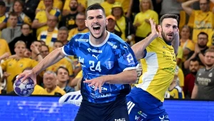 Wielka przewaga "Nafciarzy". Dwie czerwone kartki i zwrot w "Świętej wojnie"