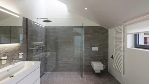 Nietypowy sposób na usunięcie kamienia w łazience. Pomysł prosto z salonów detailingu