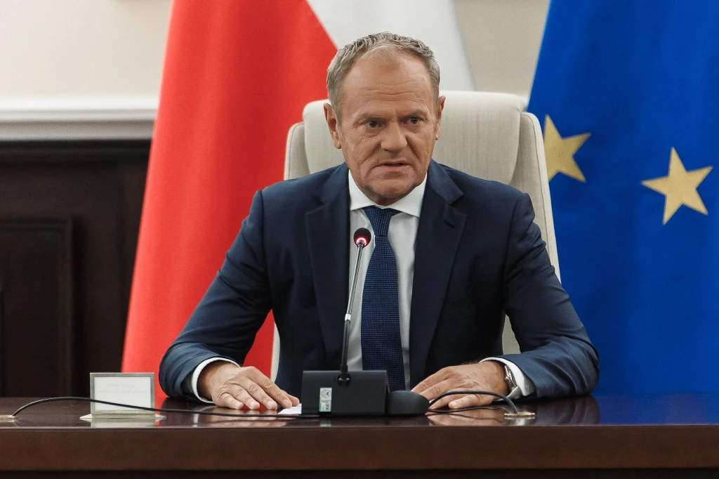 Donald Tusk skomentował ruch policji ws. próby podpalenia biura PO Donald Tusk skomentował ruch policji ws. próby podpalenia biura PO