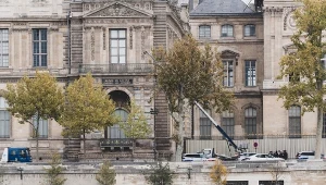 "Ponieśliśmy porażkę". Minister bije się w pierś po napadzie na Luwr