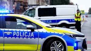 Warszawa. Oszustwo na BLIK-a. Ukraińcy zatrzymani przy bankomacie (zdj. ilustracyjne)