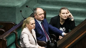 Luka w nowych przepisach. Są w pracy, ale nie dostają wynagrodzenia