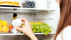 Zamiast do kosza, rzuć do lodówki. Zapominalstwo zostanie usprawiedliwione