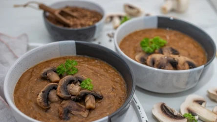 Pieczone pieczarki wzmacniają smak zupy