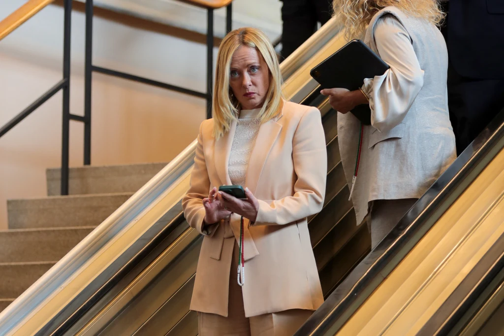 Wpis o Meloni wywołał burzę. Opozycja żąda wyjaśnień Wpis o Meloni wywołał burzę. Opozycja żąda wyjaśnień