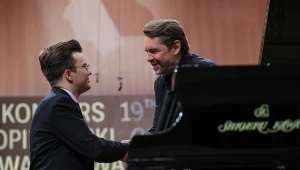 Piotr Alexewicz (z lewej) oraz dyrygent Konkursu Chopinowskiego Andrzej Boreyko