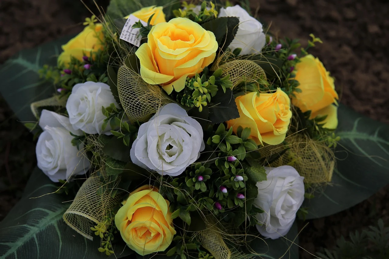 Sztuczne kwiaty będą wyglądały jak nowe przez wiele miesięcy