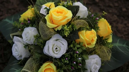 Sztuczne kwiaty będą wyglądały jak nowe przez wiele miesięcy