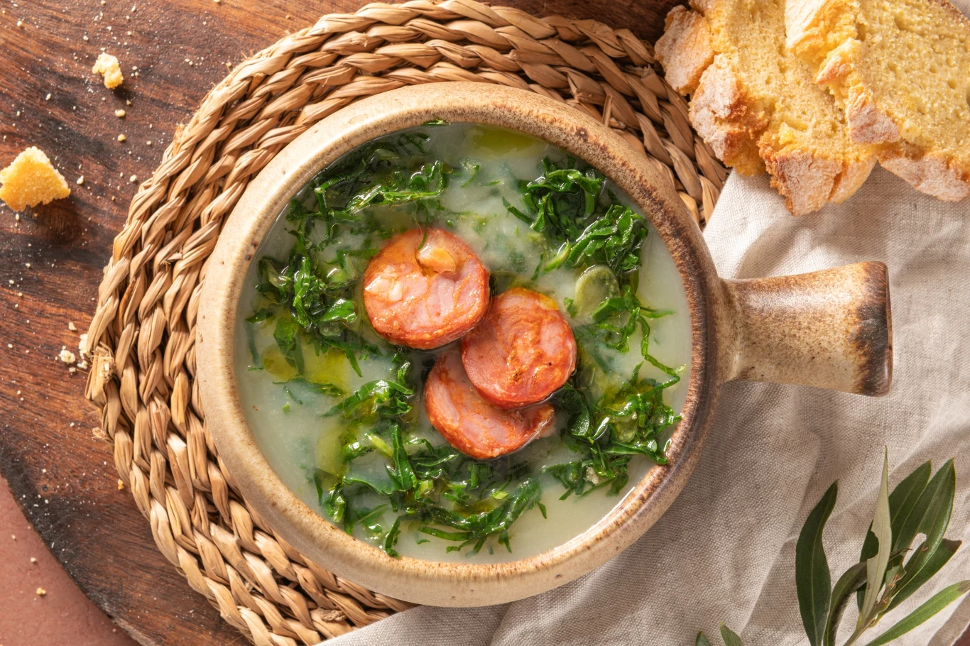 Caldo Verde można robić z jarmużem lub kapustą