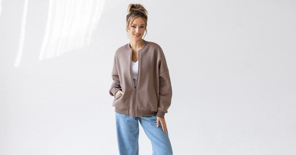 Bluza jako podstawa kapsułowej garderoby na jesień