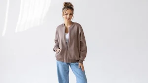 Bluza jako podstawa kapsułowej garderoby na jesień