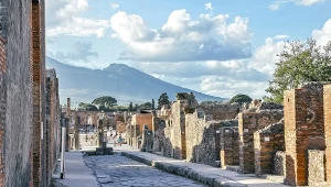 Zbierał kamienie w Pompejach. Polak odpowie za kradzież