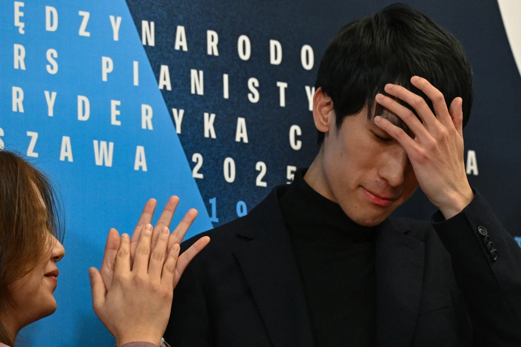 Eric Lu po ogłoszeniu jego zwycięstwa w Konkursie Chopinowskim Eric Lu po ogłoszeniu jego zwycięstwa w Konkursie Chopinowskim