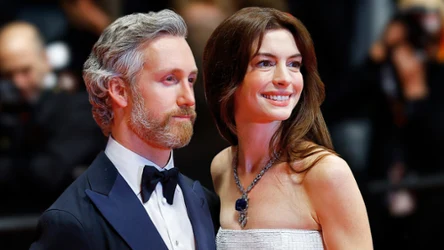 Anne Hathaway i Adam Shulman. Miłość jak z filmu z Szekspirem w tle