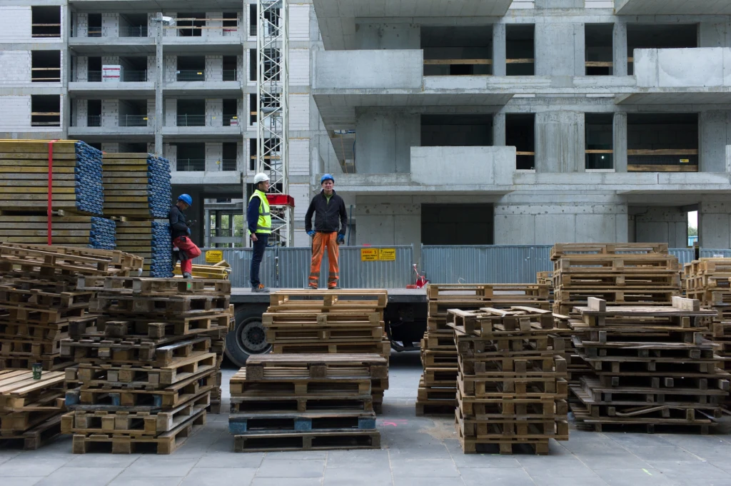 Budowa mieszkań deweloperskich, zdjęcie ilustracyjne