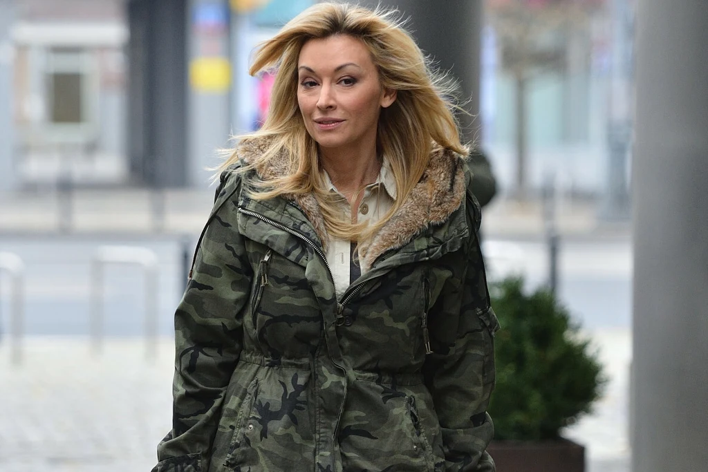 Martyna Wojciechowska w modnej kurtce moro 