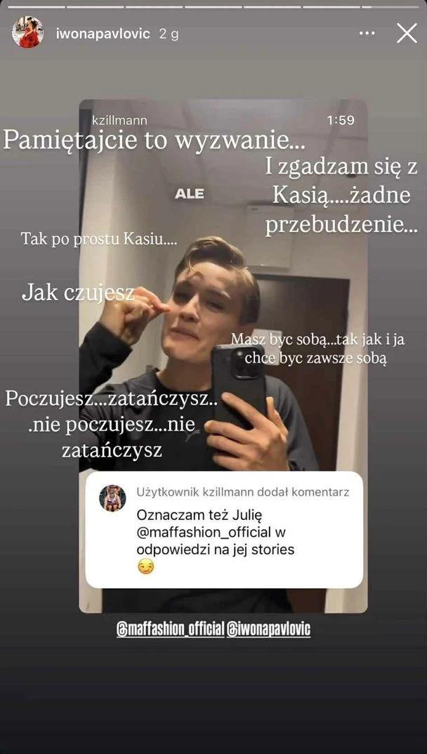 Iwona Pavlović odniosła się do wpisu Katarzyny Zillmann Kobieta trzymająca telefon i pozująca do selfie przed lustrem, wykonuje gest taneczny dłonią, na obrazie widoczne są cytaty i oznaczenia użytkowników z mediów społecznościowych.