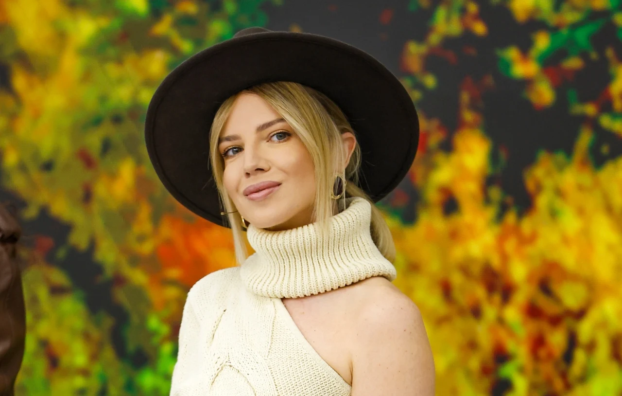 Brąz nową czernią? Marta Lech-Maciejewska o kolorze, który (w końcu) wraca na salony