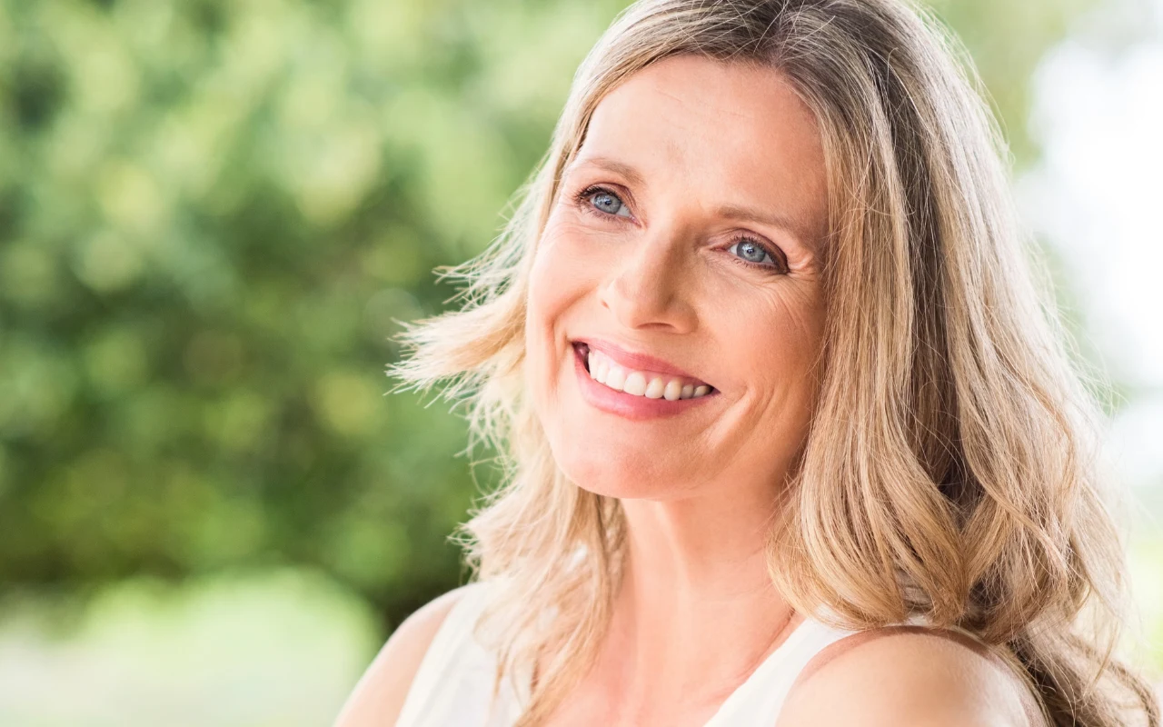 Co ograniczyć w diecie, aby cieszyć się promienną cerą bez zmarszczek?