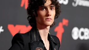 Młode pokolenie okrzyknęło go odkryciem roku. Kim jest Sombr?