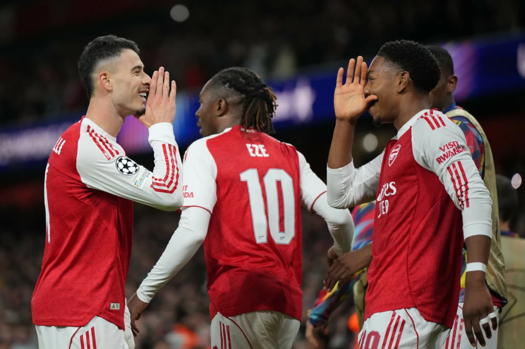 Arsenal rozbił Atletico Madryt w spotkaniu trzeciej kolejki fazy ligowej Ligi Mistrzów Arsenal rozbił Atletico Madryt w spotkaniu trzeciej kolejki fazy ligowej Ligi Mistrzów