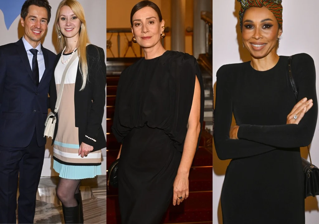 Gala XIX Konkursu Chopinowskiego: Kamil Stoch, Ewa Bilan-Stoch, Maja Ostaszewska, Omenaa Mensah Trzy dorosłe osoby ubrane w eleganckie stroje wieczorowe, dwie stoją razem i jedna osobno, każda z nich prezentuje indywidualny styl oraz pewność siebie.