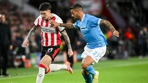 Osiem goli, "swojak" i czerwona kartka. Szaleństwo w LM, faworyt na kolanach