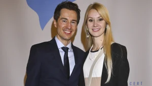 Rzadki widok. Kamil Stoch z żoną na salonach
