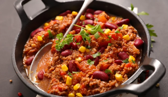 Jednogarnkowe danie, które syci i rozgrzewa. Zrób od razu na dwa dni