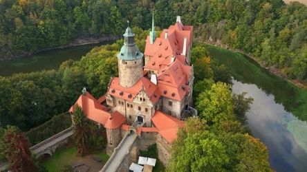 Czy warto zwiedzić zamek Czocha? Co można tam zobaczyć?