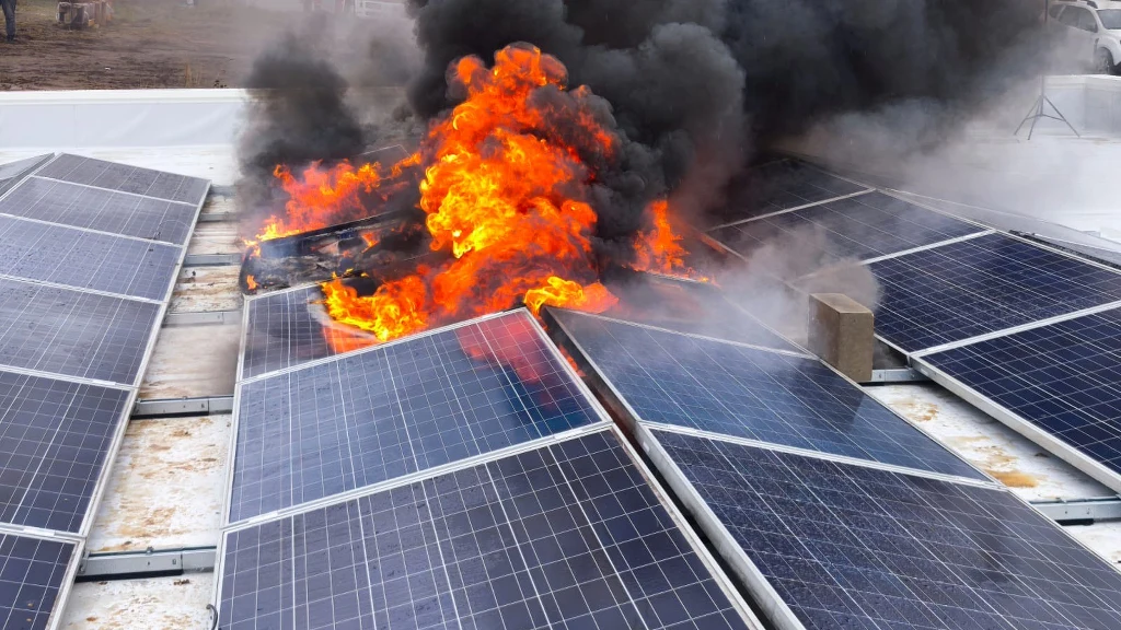 Na co zwrócić uwagę w kwestii bezpieczeństwa pożarowego fotowoltaiki? Na co zwrócić uwagę w kwestii bezpieczeństwa pożarowego fotowoltaiki?