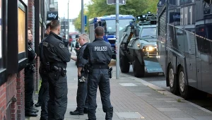 Hamburska policja przed mieszkaniem Olafa Scholza. Miasto płaci za to dwa miliony rocznie