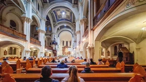 "Żenująca hipokryzja". Proboszcz zabrał głos po liczeniu wiernych