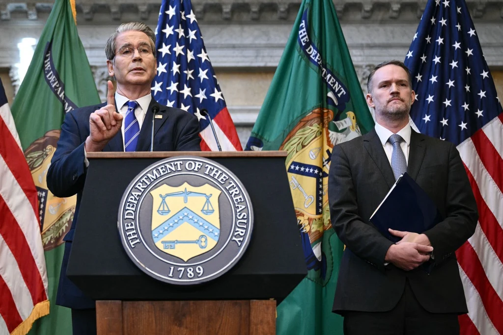 Departament Skarbu USA nakłada sankcje na rosyjskich gigantów naftowych Departament Skarbu USA nakłada sankcje na rosyjskich gigantów naftowych