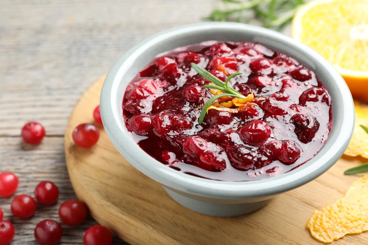 Jak jeść świeżą żurawinę, żeby nie była zbyt kwaśna?