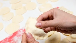Ten składnik sprawia, że ciasto na pierogi jest wybitne. Sekret babci