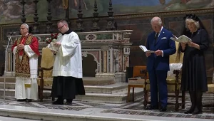 Pierwsza taka sytuacja od pięciu wieków. Papież i król na jednej modlitwie 