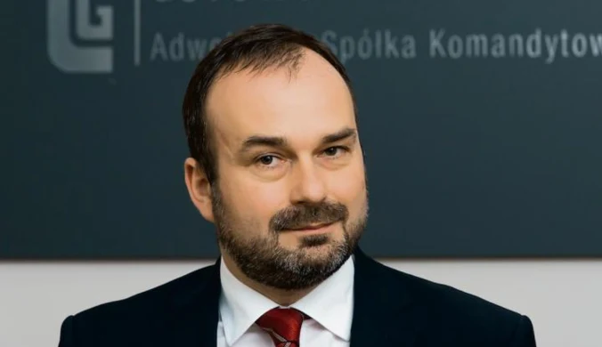 "Prawica zrobiła to po partacku. I nie chce przyznać się do błędu"