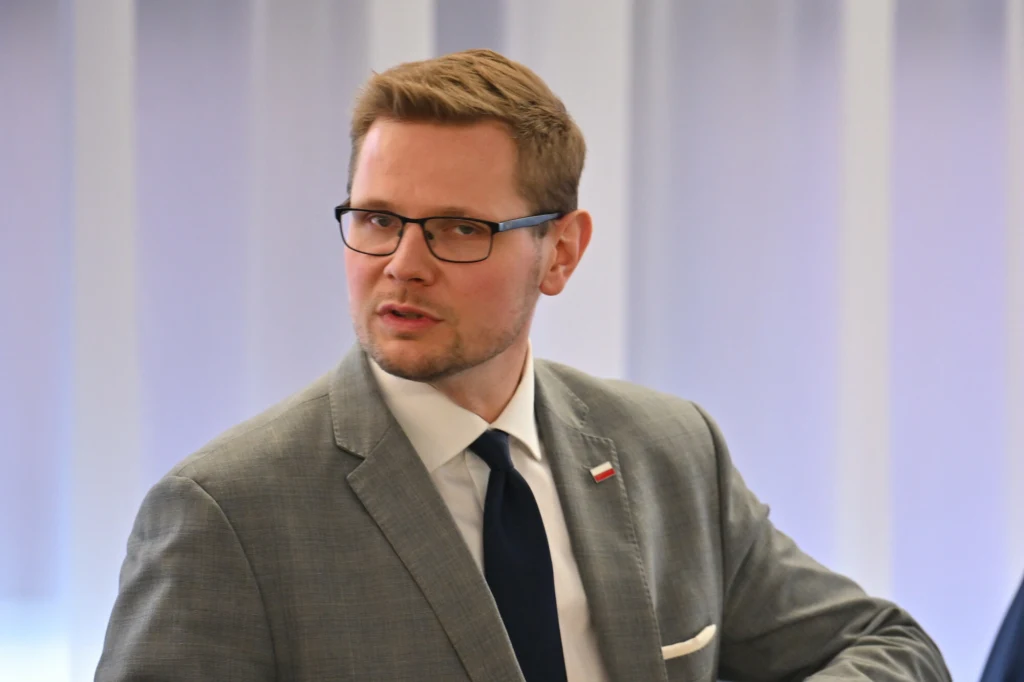 Prokuratura wydała postanowienia o środkach zapobiegawczych i zabezpieczeniu majątkowym wobec Michała Wosia Prokuratura wydała postanowienia o środkach zapobiegawczych i zabezpieczeniu majątkowym wobec Michała Wosia