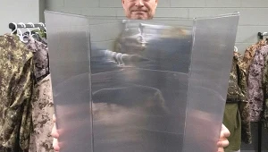 Rosjanie założyli peleryny niewidki i ruszyli na Ukraińców. Jest nagranie