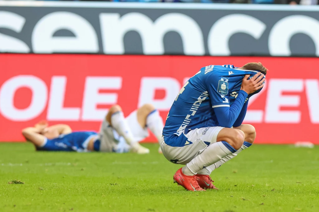 Lech Poznań przegrał z mistrzem Gibraltaru Lech Poznań przegrał z mistrzem Gibraltaru